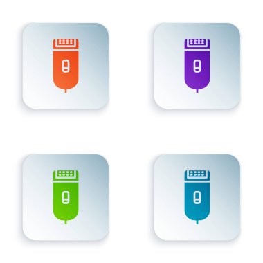 Beyaz arka planda izole edilmiş renkli elektrikli saç kırpıcı ya da tıraş ikonu. Berber dükkanı sembolü. Kare düğmelere renkli simgeleri yerleştir. Vektör İllüstrasyonu.