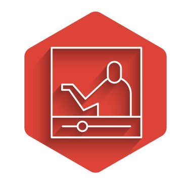 White Line Online eğitim ve mezuniyet ikonu uzun gölgeli. İnternetteki öğretmen monitörde. Giyinme ve video semineri öğrenme. Kırmızı altıgen düğmesi. Vektör İllüstrasyonu.