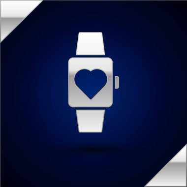 Kol saatinin ortasındaki gümüş kalp koyu mavi arka planda izole edilmiş. Sevgililer Günü. Vektör İllüstrasyonu.