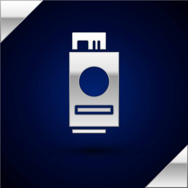 Koyu mavi arka planda bilet ikonu olan gümüş pasaport. Kimlik Belgesi. Konsept seyahat ve turizm. Vektör İllüstrasyonu.