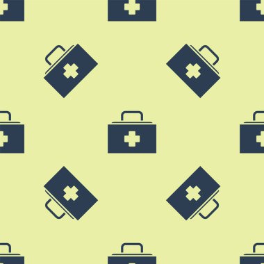 Mavi ilk yardım çantası ikonu sarı arkaplanda izole edilmiş pürüzsüz desen. Haçlı sağlık kutusu. Acil durumlar için tıbbi ekipman. Sağlık sigortası konsepti. Vektör İllüstrasyonu.