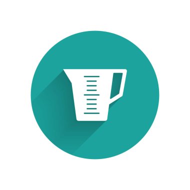 Kuru ve sıvı yiyecek ikonunu ölçmek için uzun gölgeli beyaz ölçü kabı. Plastik şişenin sapı var. Yeşil daire düğmesi. Vektör.