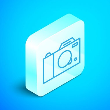 Mavi arkaplanda izole edilmiş Isometric çizgi fotoğraf makinesi simgesi. Fotoğraf makinesi simgesi. Gümüş kare düğme. Vektör.