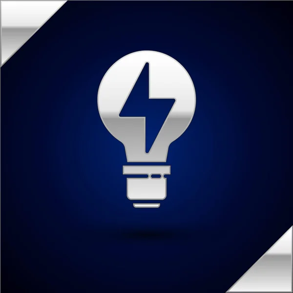 Silver Glödlampa Med Blixt Symbol Ikon Isolerad Mörkblå Bakgrund Ljusskylt — Stock vektor