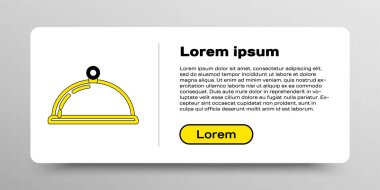 Beyaz arka planda izole edilmiş bir tepsi yemek ikonu ile kaplı. Tepsi ve kapak işareti. Kapaklı bir restoran saati. Mutfak eşyaları sembolü. Renkli taslak konsepti. Vektör.