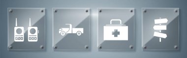 Trafik levhası, ilk yardım çantası, kamyonet ve telsiz ayarlayın. Kare cam paneller. Vektör.