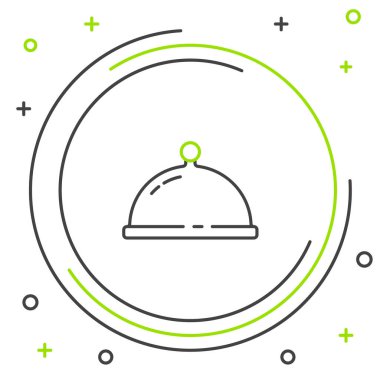 Beyaz arka planda izole edilmiş bir tepsi yemek ikonu ile kaplı. Tepsi ve kapak. Kapaklı bir restoran saati. Mutfak eşyaları sembolü. Renkli taslak konsepti. Vektör.