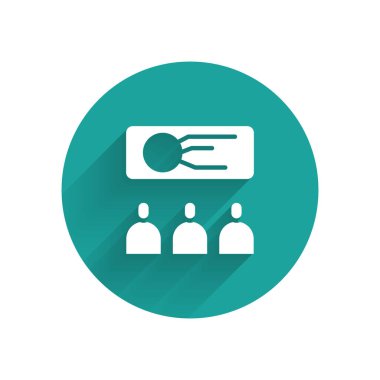 Beyaz Eğitim, sunum simgesi uzun gölgeli izole edilmiş. Yeşil daire düğmesi. Vektör İllüstrasyonu.