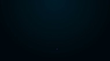 Parlayan neon hattı bebek şişe ikonu siyah arka planda izole edildi. Beslenme şişesi simgesi. Süt şişesi tabelası. 4K Video hareketli grafik canlandırması