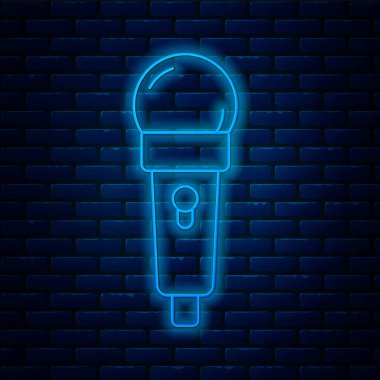 Parlayan neon hattı mikrofon simgesi tuğla duvar arka planında izole edildi. Radyodaki mikrofondan. Sözcü işareti. Vektör.