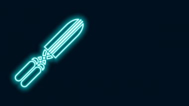 Siyah arkaplanda izole edilmiş simgeyi budamak için parlayan neon çizgisi el yapımı makas. Ahşap saplı budama makası. 4K Video hareketli grafik canlandırması