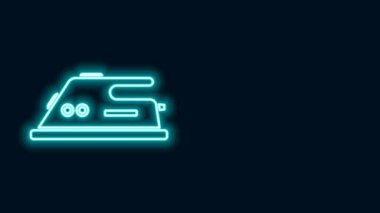 Parlayan neon hattı siyah zemin üzerinde izole edilmiş elektrikli demir ikonu. Buhar ütüsü. 4K Video hareketli grafik canlandırması