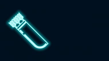 Siyah zemin üzerinde izole edilmiş ok simgesiyle parlayan neon hattı Quiver. 4K Video hareketli grafik canlandırması