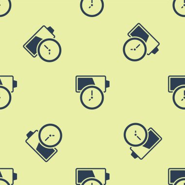 Mavi Batarya şarj seviyesi gösterge simgesi sarı zeminde izole edilmiş pürüzsüz desen. Vektör.