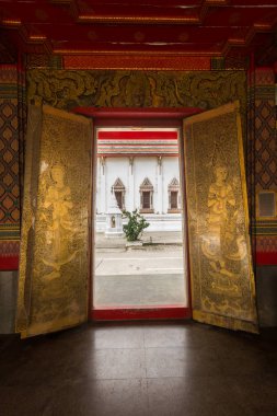 Tayland tapınağında Tay desen kapı.