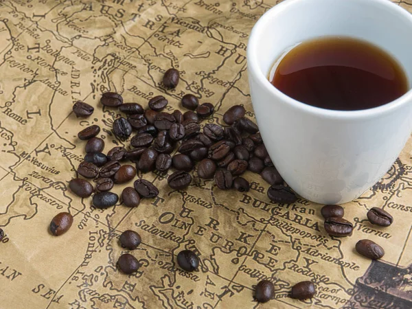 Concepto de granos de café en el mapa — Foto de Stock