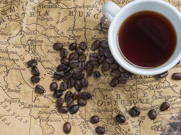 Concepto de granos de café en el mapa — Foto de Stock