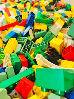 closeup renkli oyuncak tuğla arka plan