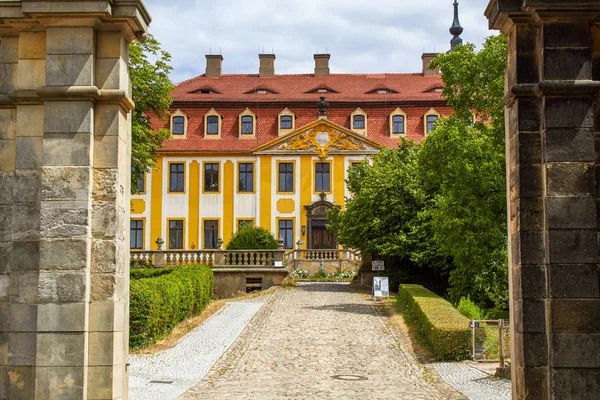 Büyük bir park ile Barok kale Seusslitz