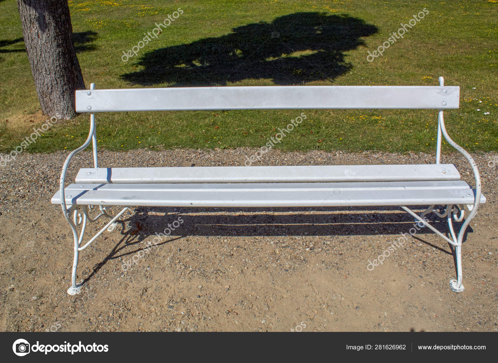 Old White Garden Bench In A Public Park Stock Photo C Jore4u