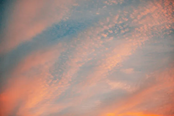 Unglaublicher Sonnenuntergang Mit Wolken Und Sonne — Stockfoto