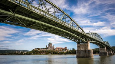 The Maria Valeria bridge joins Esztergom in Hungary and Sturovo in Slovakia clipart
