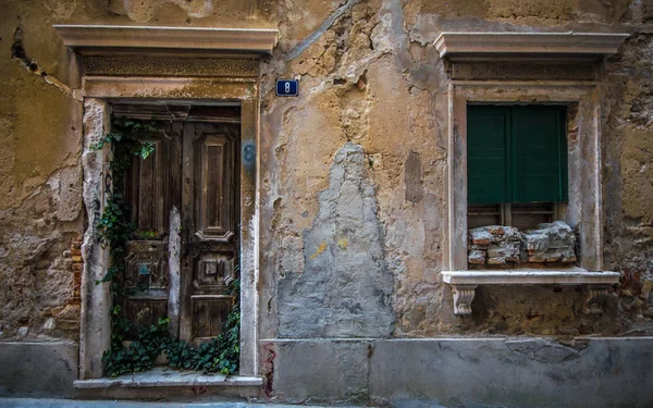 Duvar, kapı ve pencere