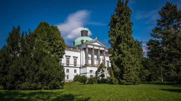 Tarihi kale, Topolcianky, Slovakya