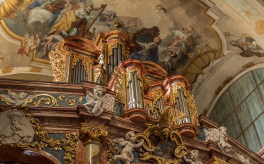 St. Emmeram'ın Katedrali, Nitra, Slovakya eski boru organ. 18. yüzyılın ilk yarısında inşa edilmiş.