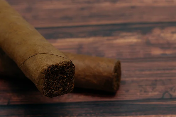 Kubanische Zigarren Auf Einem Tisch — Stockfoto
