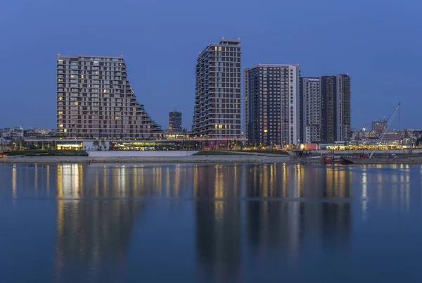 Geceleri Belgrad rıhtımı