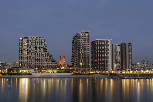 Geceleri Belgrad rıhtımı