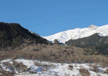 Kışlık Kafkas dağ manzarası