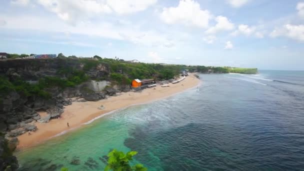 Tropik Cennet Plaj Kayalıkları Ile Hint Okyanusu Bali Endonezya Turkuaz — Stok video