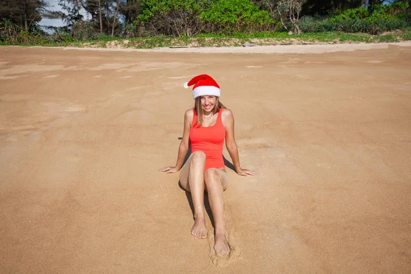 Beautiful Young Woman Long Hair Red Swimsuit Santa Claus Hat — Stock Photo, Image