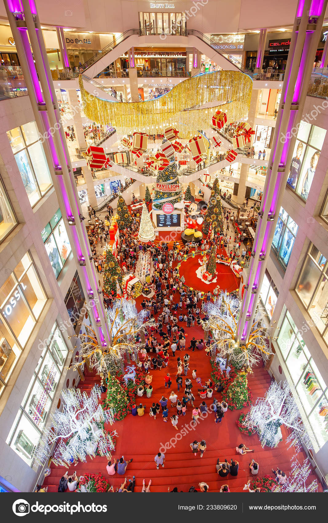 Kuala Lumpur Malaysia December 2018 People Shop In Pavilion