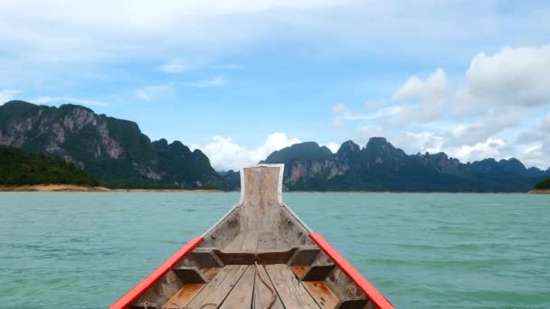 Cheow Lan Lake in Thailand with Mountains, Rocks and Rain Forest on Background — Stok Video