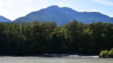 Brackendale.Bc Kanada bir dağ manzarası