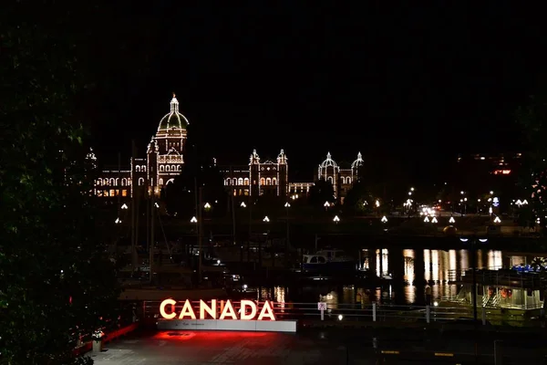 Gece Vakti British Columbia Nın Parlamento Binalarının Fotoğrafı Kanada — Stok fotoğraf