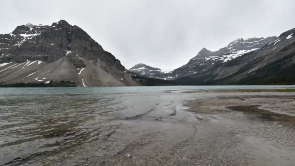 Filme Timelapse Bow Lake Tirado Dia Nublado Banff National Park — Vídeo de Stock
