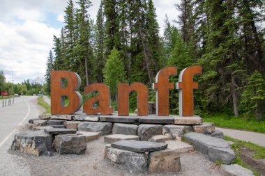 Banff tabelasının resmi. Banff Ulusal Parkı AB Kanada   