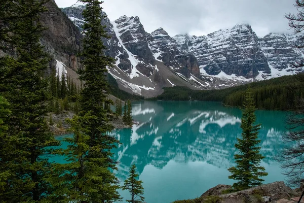 Una Foto Del Lago Morena Delle Dieci Cime Banff Parco — Foto Stock