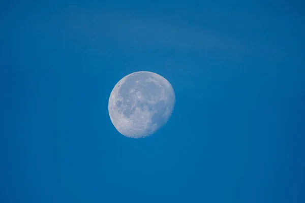 Una Foto Luna Cielo Azul Vancouver Canadá — Foto de Stock