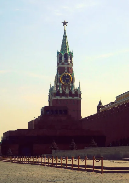  Moskova Kremlin ve Lenin mozolesi Kızıl Meydan 'da.       