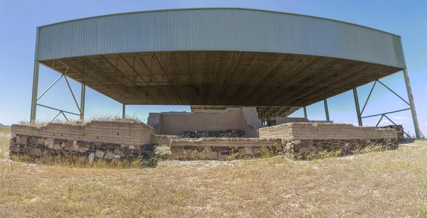 Mata Aristocrática Tartesana Entrada Con Cimientos Torre Extremadura España — Foto de Stock