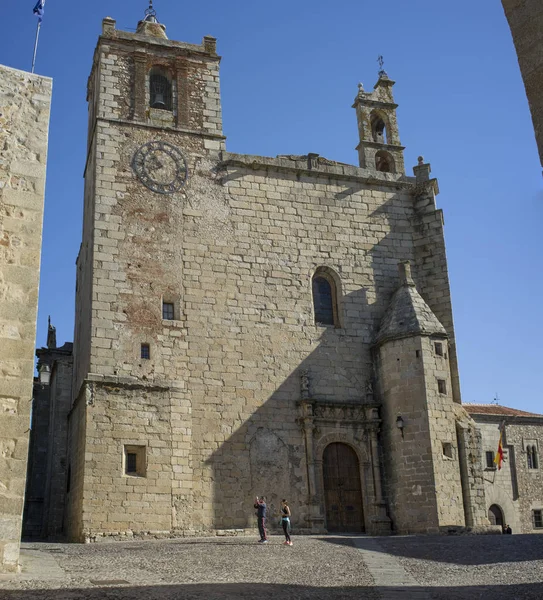 Caceres Spanje Oktober 2017 Bezoekers Naast Matthew Church Historische Wijk — Stockfoto