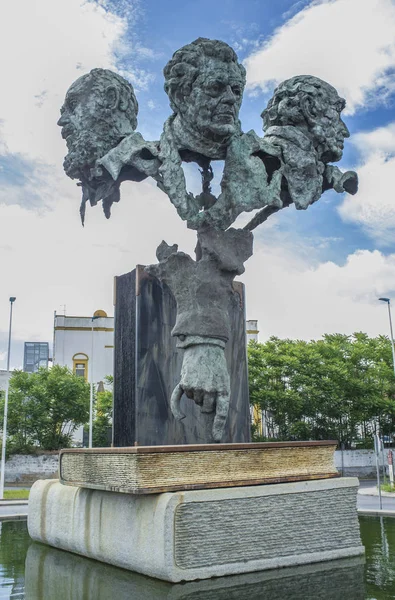 Badajoz Spain May 25Th 2018 Three Poets Sculpture Autonomy Bridge — Stock Photo, Image