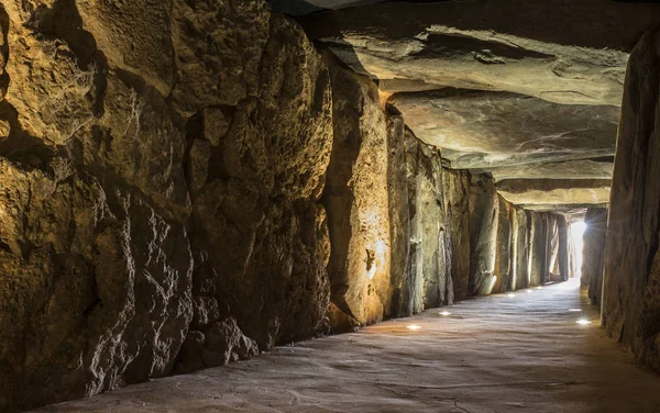 Trigueros Espagne Juillet 2018 Rayons Solaires Entrant Dans Chambre Dolmen — Photo