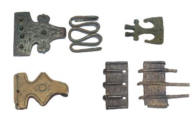 Huelva, İspanya - 02 Temmuz 2018: Bronz tartessian broş, Arkeoloji Müzesi ile ilgili bu madde, Endülüs, İspanya