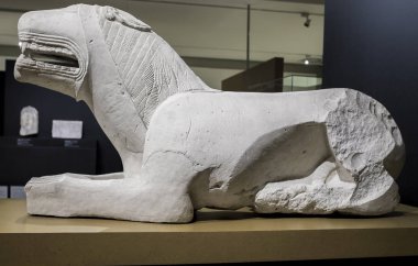 Cordoba, İspanya - 7 Eylül 2018: Nueva Carteya Arkeoloji ve Etnografya Müzesi Cordoba İber aslandan